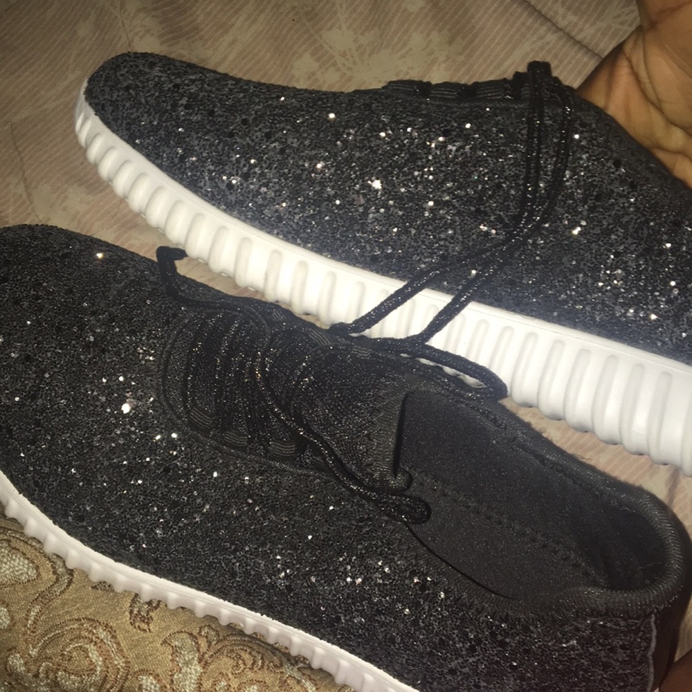 Black sparkle tennis shoes